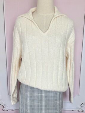 KENNETH COLE Long Sleeve V-Neck Wide Rib Oyster Polo Sweater--NWT--S